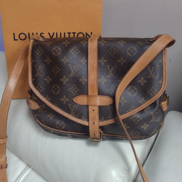 Authentic Louis Vuitton Samur 30 - Picture 1 of 13